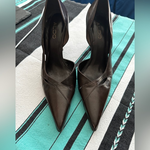 Brown cut out heels - Picture 4 of 5